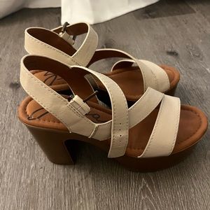 Zodiac Livia Platform Sandal